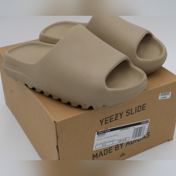 Unisex Size 5 Foam Slide Sandals “Pure” Beige – With Box (US Men’s 5 / Women’s 6 - Picture 1 of 9